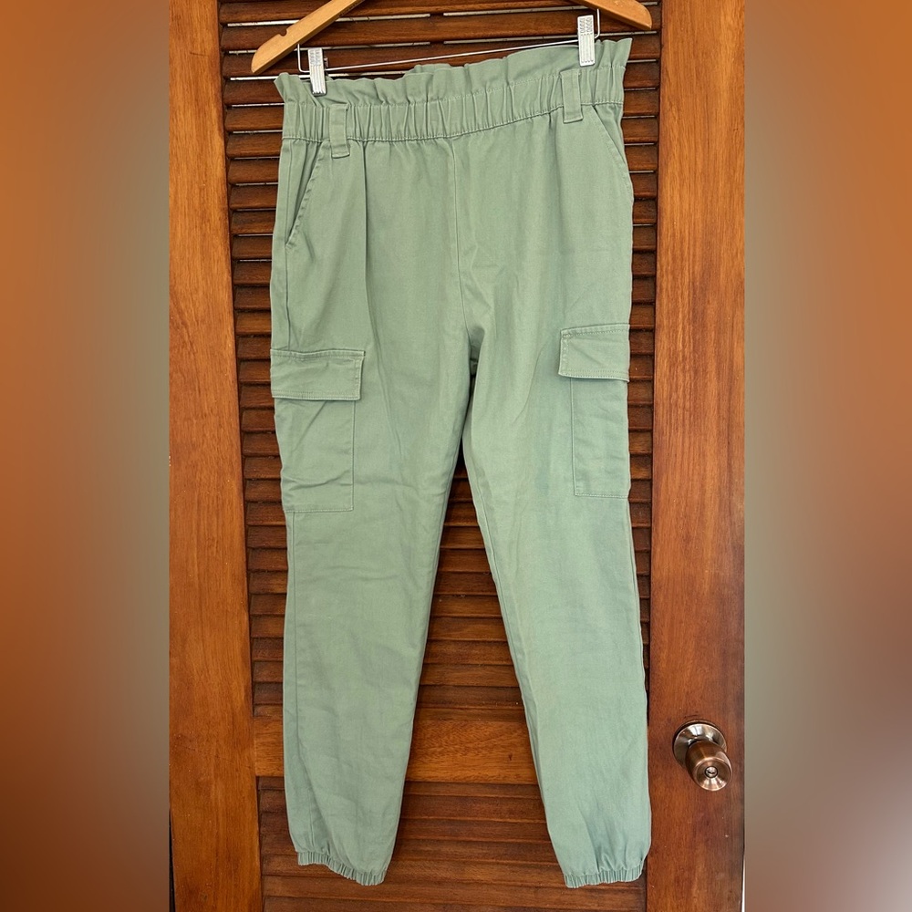 REFUGE Paperbag Cargo Y2K Army Green Joggers Size M